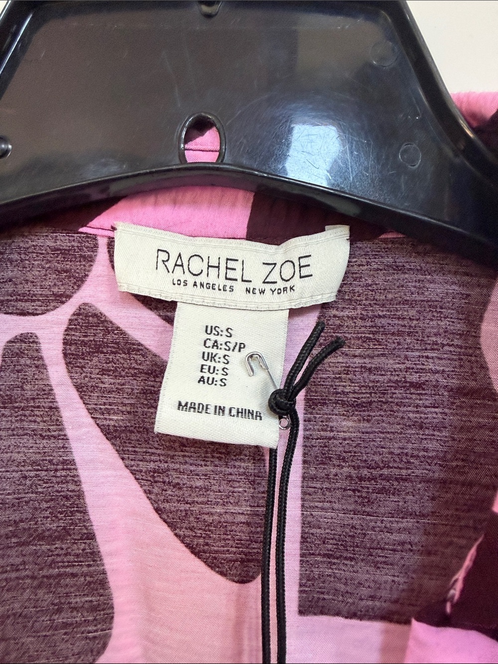 Rachel Zoe NWT Pink & Burgundy Abstract Floral Button-Down V Neck Top Small - Picture 3 of 7